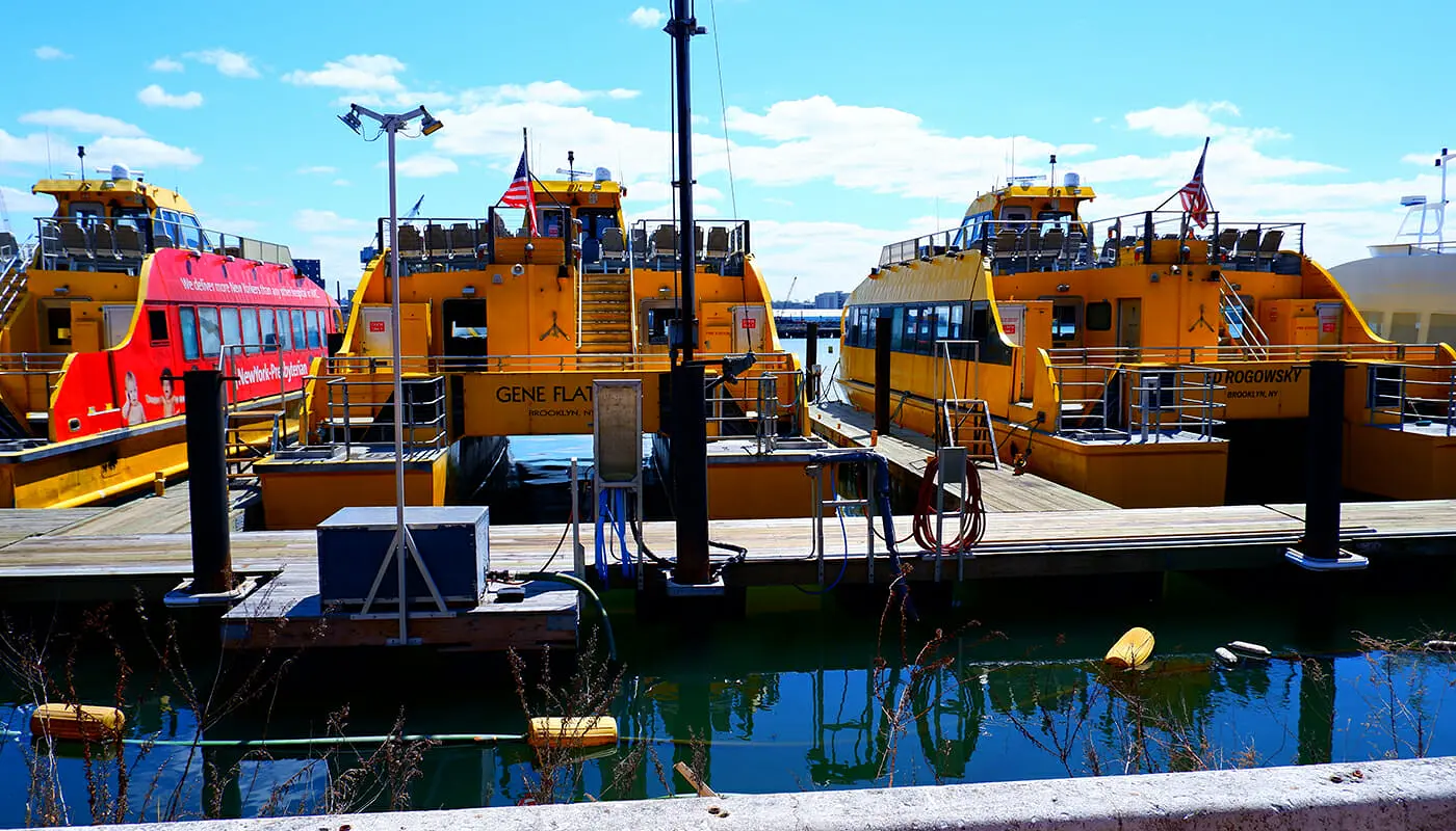 Circle Line Hop-on-hop-off sightseeing-cruise - Water Taxi