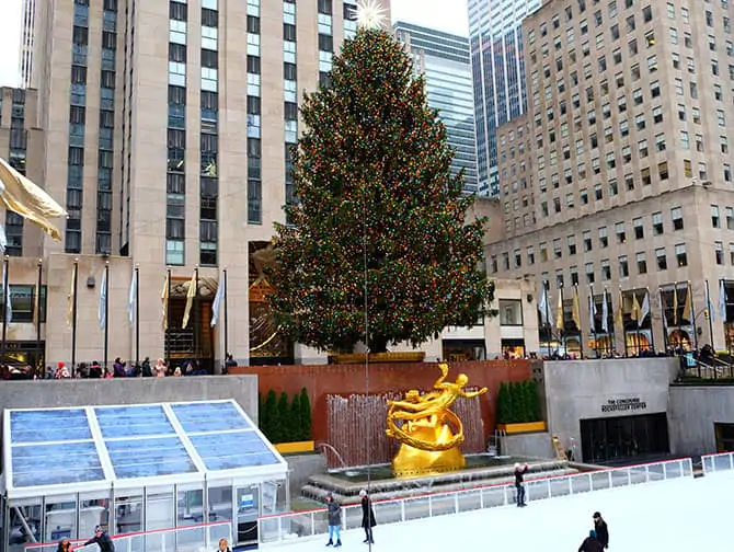 Hvad skal man se i Midtown Manhattan - Skøjtebanen ved Rockefeller
