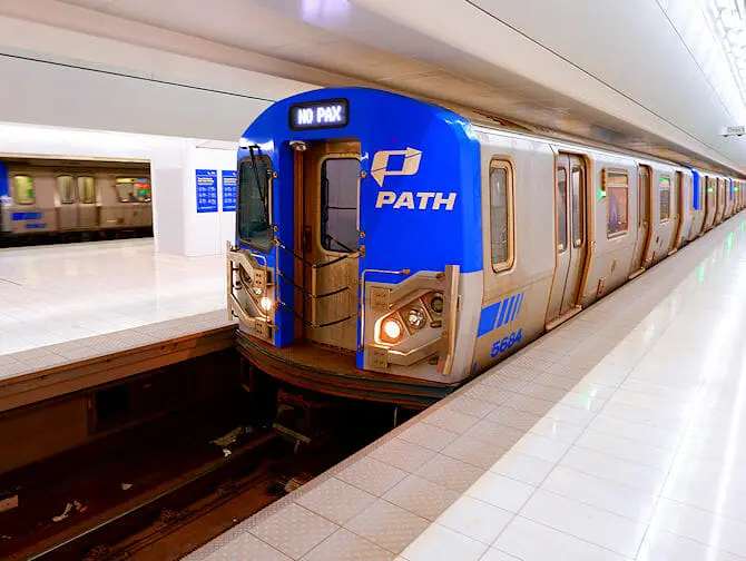 PATH mellem New Jersey og Manhattan - PATH-tog