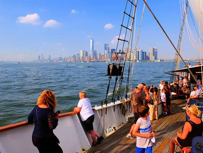 Weekendsejltur med champagnebrunch i New York - Sejltur