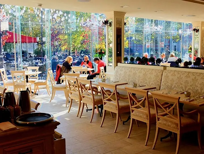 Central Park - Tavern on the Green restaurant