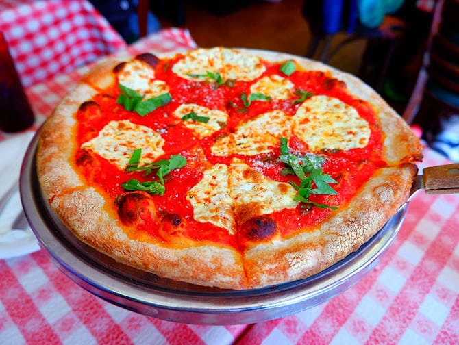 Bedste pizza i New York - Lombardi's Pizza