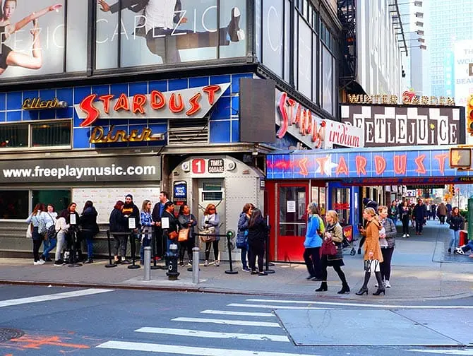 Temarestauranter i New York - Ellen's Stardust Diner