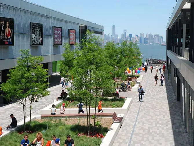 Empire Outlets New York City - Udsigt til skylinen