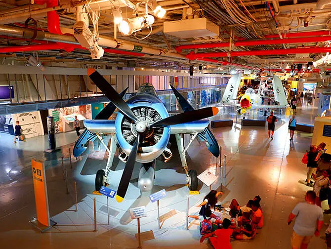Intrepid Museum i New York - Museet indefra