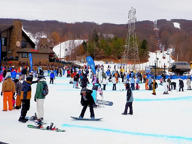 Ski- eller snowboard-dagstur i New York - Creek