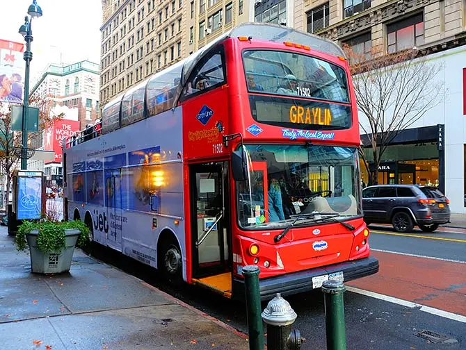 Hop-on-hop-off-bus i New York - Gray Line-bus