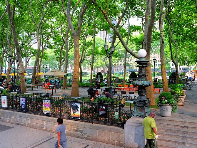 Hop-on-hop-off-bus i New York - Udsigt fra bussen