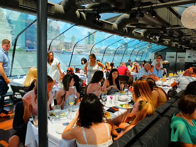 Bateaux Cruise med frokost i New York - Frokost