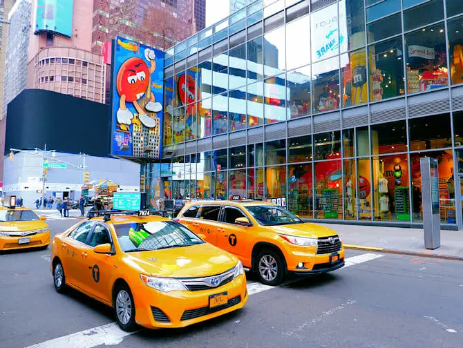 Hvad skal man se i Theater District - M&M Store
