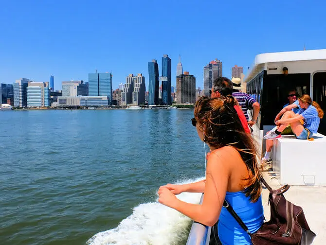 NYC Ferry i New York - Tur med færgen