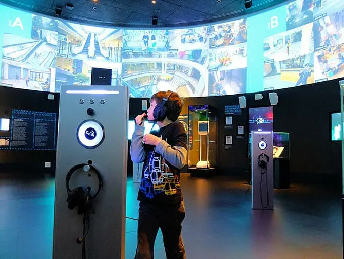 SPYSCAPE spy museum i New York - Surveillance