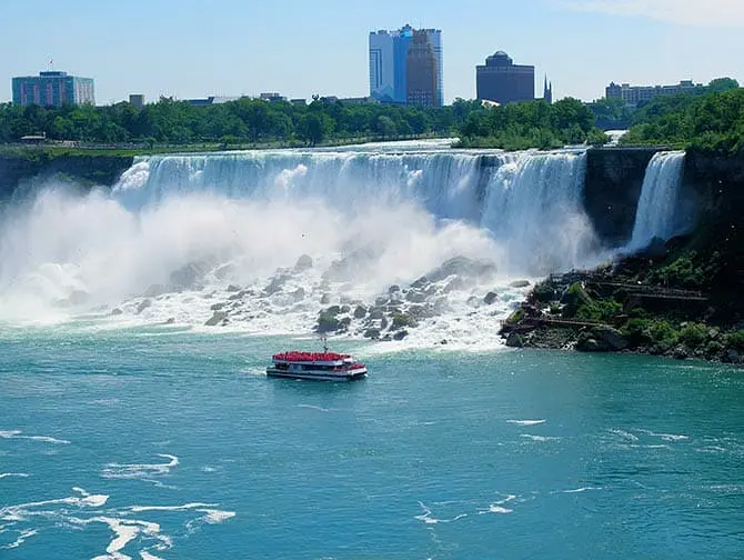 New York til Niagara Falls dagstur med bus - Maid of the Mist