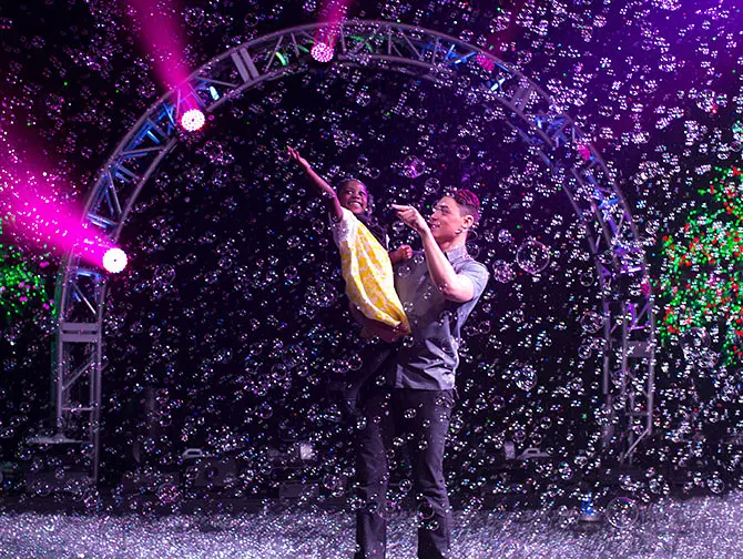 Gazillion Bubble Show Broadway billetter - Familieshow