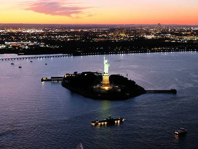 Night Helikopter Tour i New York - Frihedsgudinden