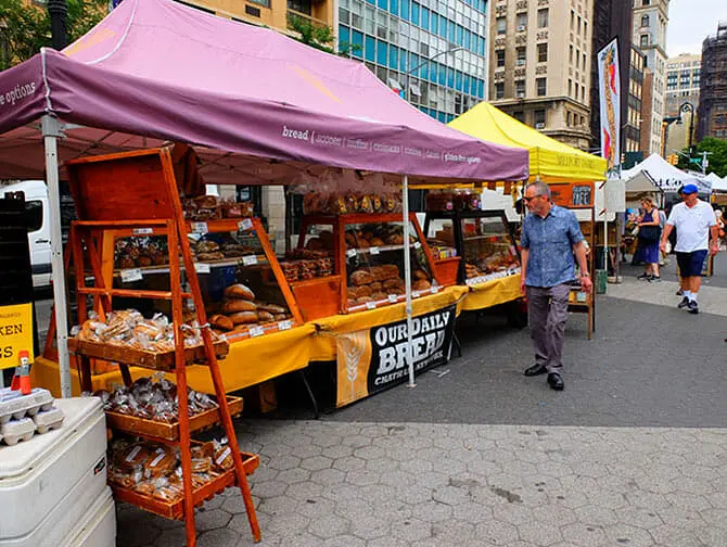 Miljøvenlig rejse til New York - Brød på Union Square Greenmarket