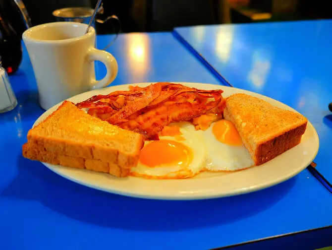 Typisk amerikansk mad i New York - Sunny side up