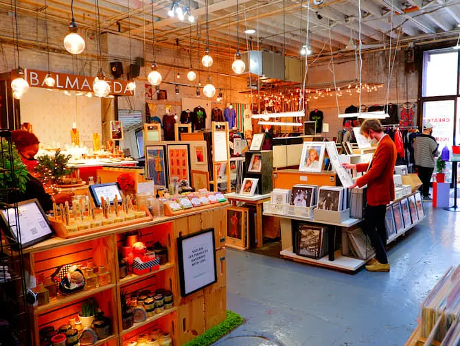 Loppemarkeder i New York - Artists And Fleas indenfor