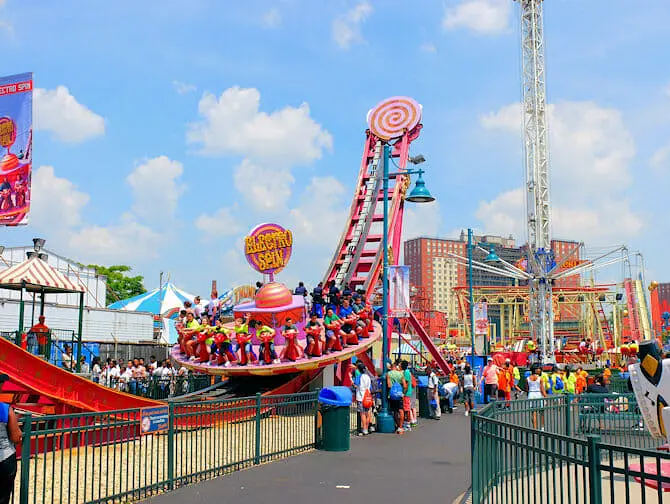 Luna Park på Coney Island billetter - Forlystelsespark attraktion