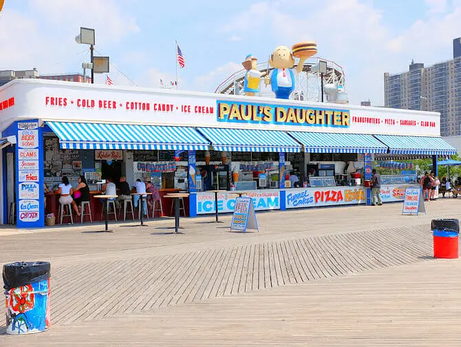 Denos Wonder Wheel Amusement Park i Coney Island - Snack Bar