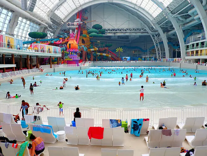 DreamWorks Water Park tæt på New York - Lounge chairs