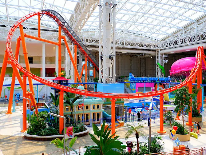 Nickelodeon Universe Amusement Park tæt på New York billetter - Inde i forlystelsesparken