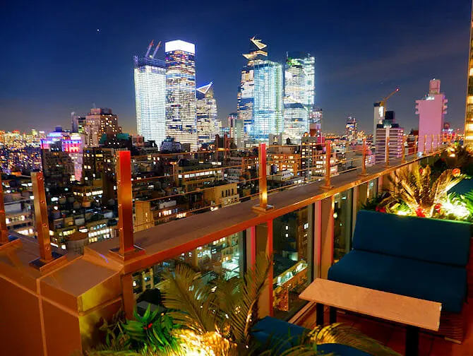 Bedste Rooftop-barer i New York - 5 o Clock Somewhere Bar