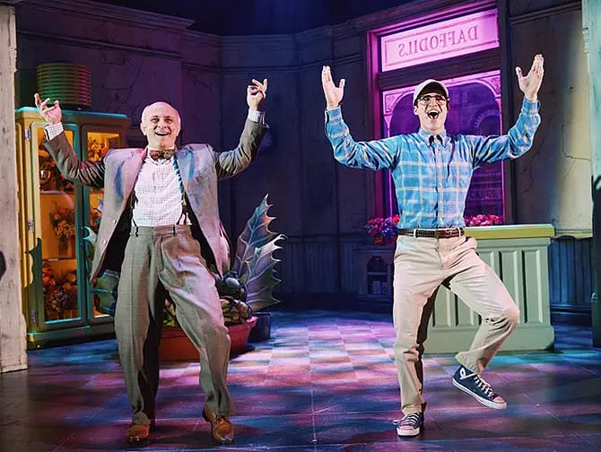 Little Shop of Horrors på Broadway billetter - Seymour og Mr Mushnik