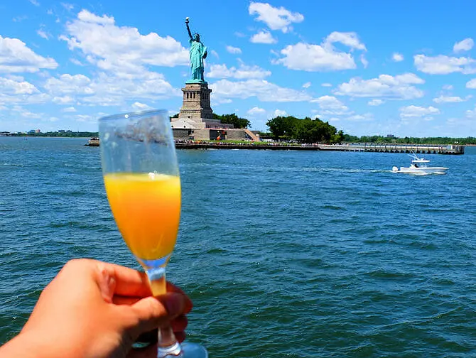 Brunch Cruise i New York - Frihedsgudinden