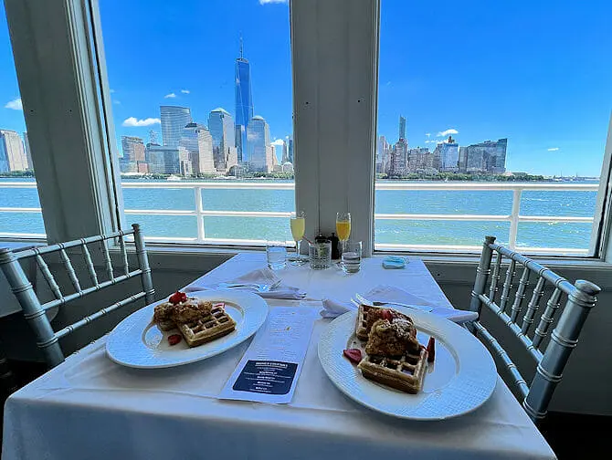 Brunch Cruise i New York - bord