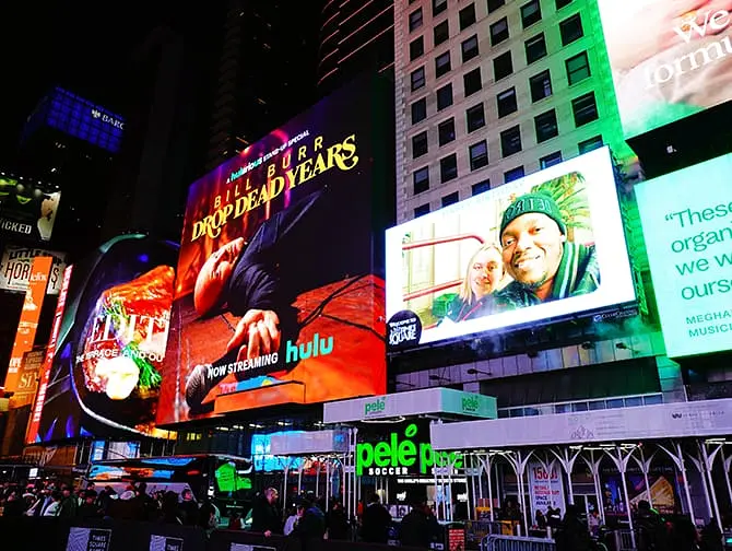 Bliv vist på Times Square Billboard