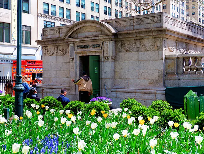 Bryant Park i New York - offentligt toilet