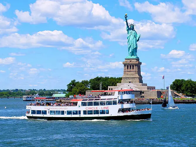 Forskellen på New York CityPASS og GoCity New York Explorer Pass- Bådtur