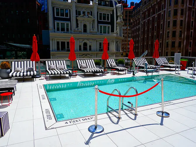 Pools i New York - Hotel pool