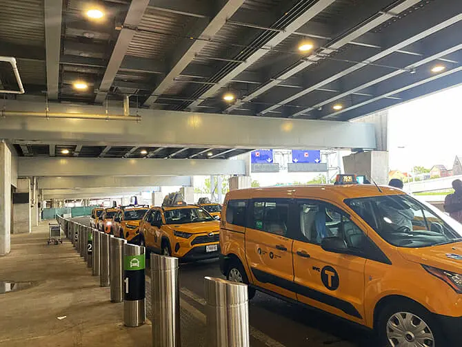 LaGuardia Airport - Taxa