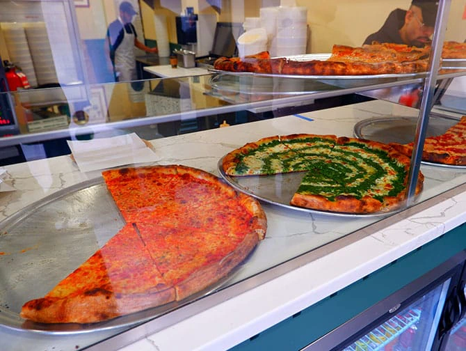 Bedste pizza i New York - Lucia Pizza of SoHo Slice