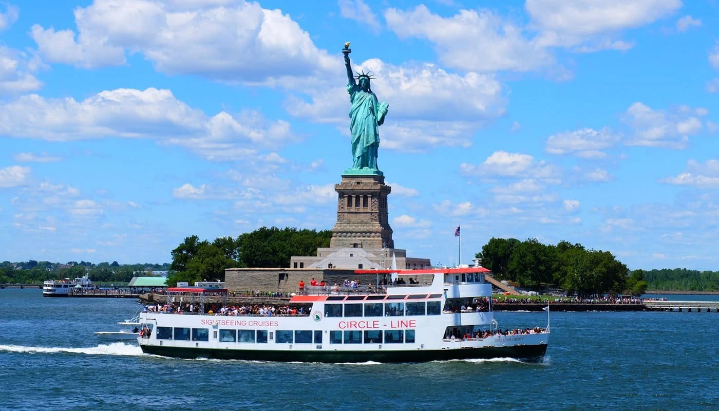 Seværdigheder i New York: de bedste turistattraktioner - Bådtur