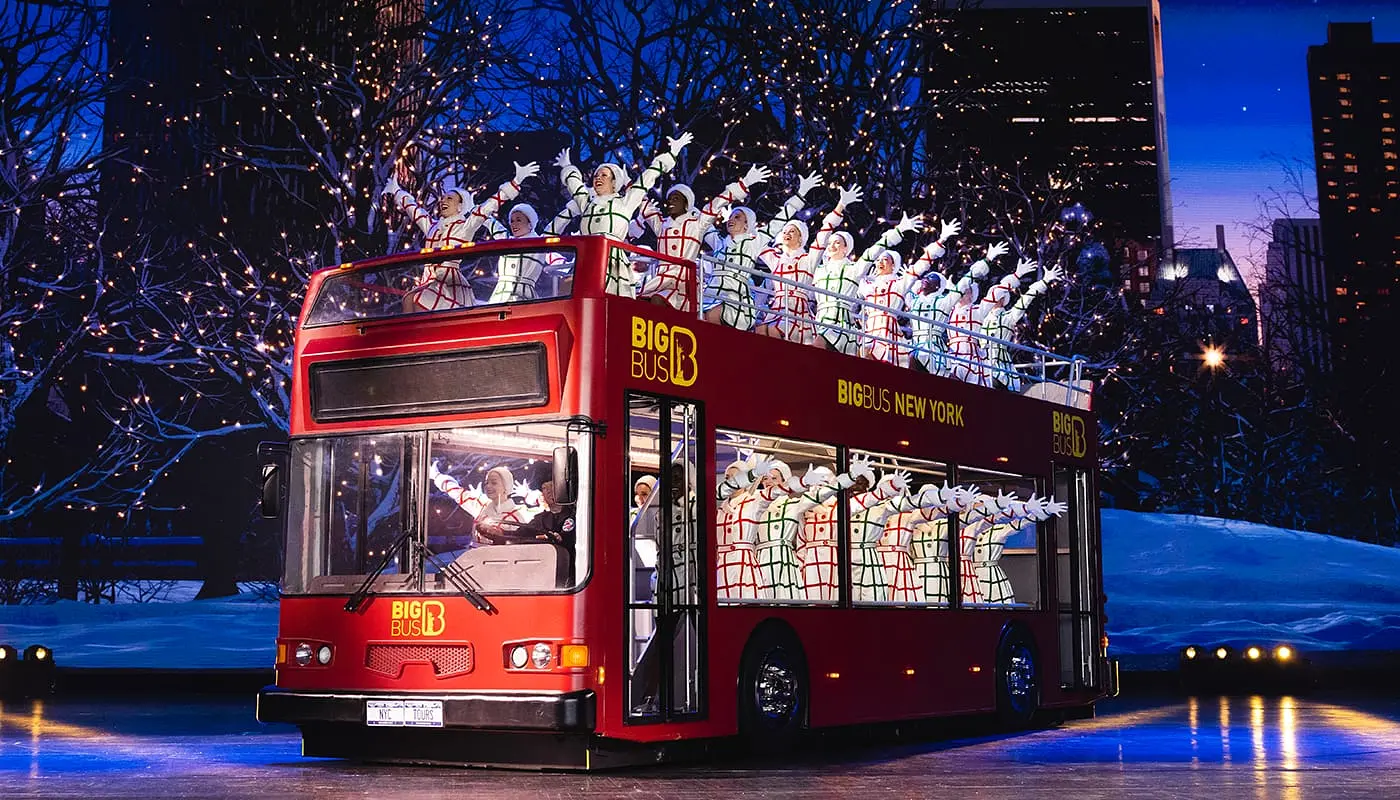 Juletur til New York: rejseplan - Pynt på 6th Avenue