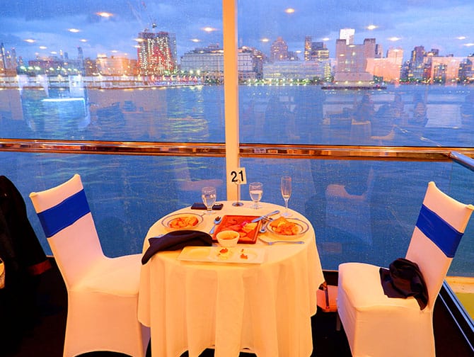 Manhattan Dinner Cruise i New York
