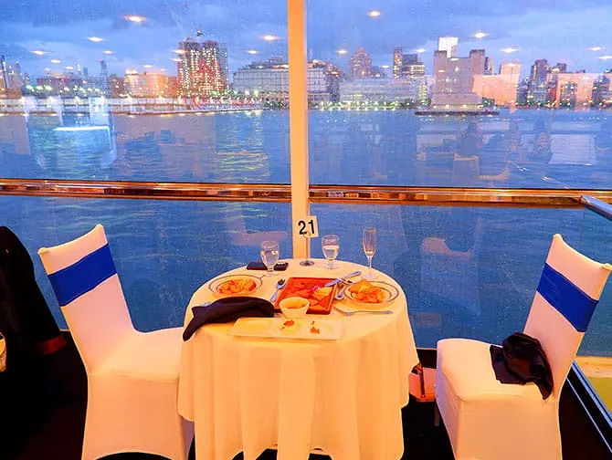 Manhattan Dinner Cruise i New York