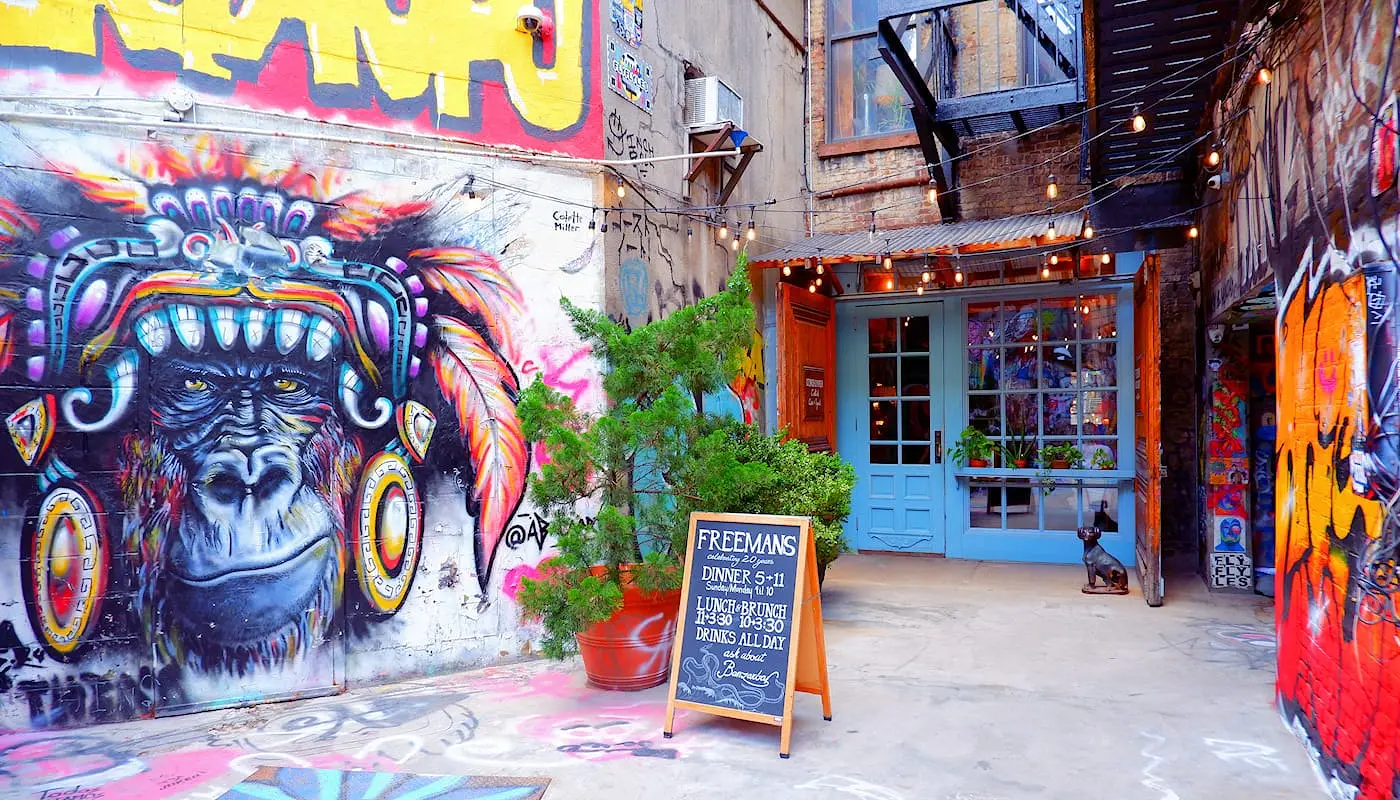 Typisk amerikansk mad i New York - Freemans Restaurant Freeman Alley
