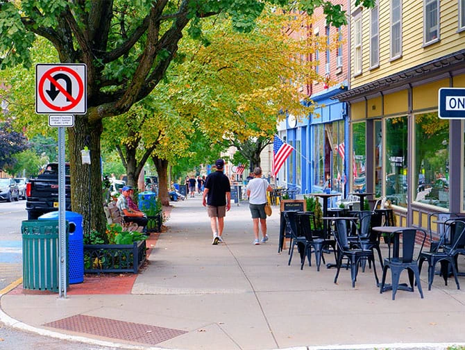Amerikansk landsbyliv: Dagstur til Cold Spring nær New York - Hovedgade