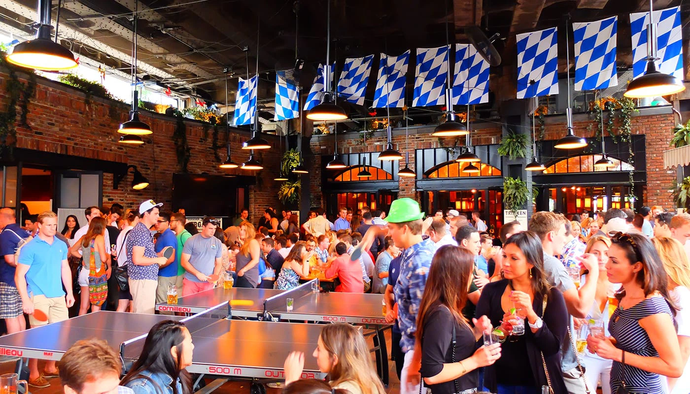 Bedste natklubber i New York - The Standard Biergarten
