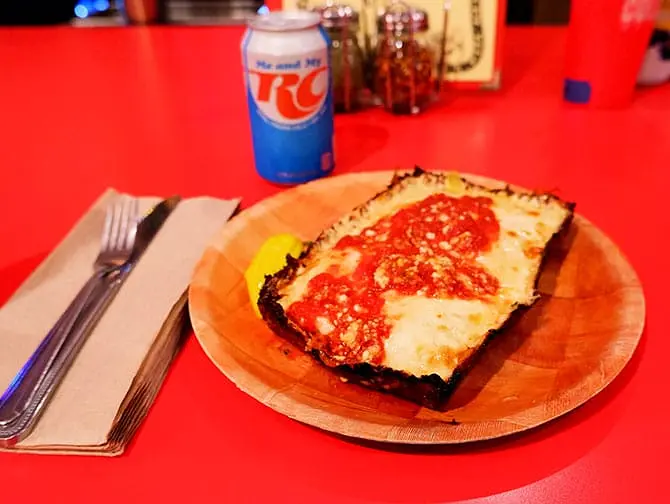 Bedste pizza i New York - Aces Pizza Detroit style