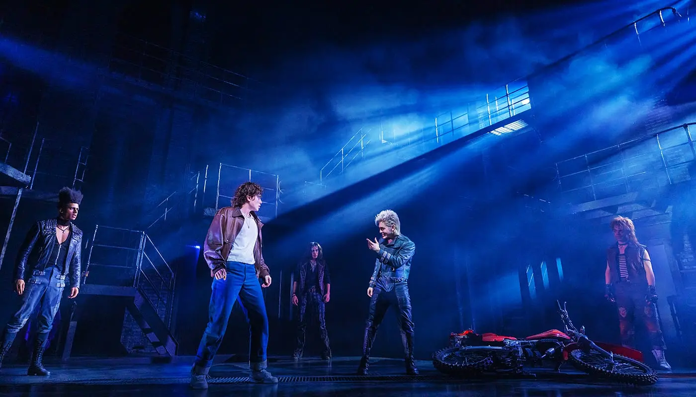 The Lost Boys Broadway billetter - Gyserkomedie