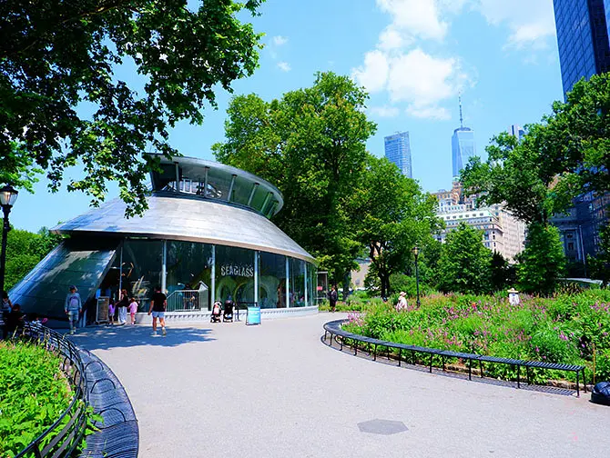 Battery Park i New York - Gå gennem parken